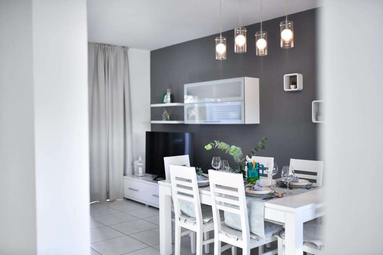 הוילה Sukošan Deluxe Triplex Antea מראה חיצוני תמונה